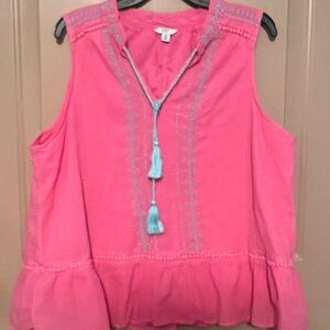 Crown & Ivy Pink Sleeveless Top with Blue Accents